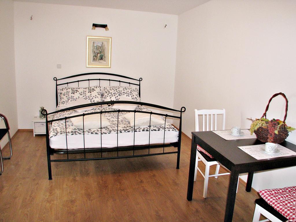 Apartment Noa Kaštel Kambelovac Zimmer foto