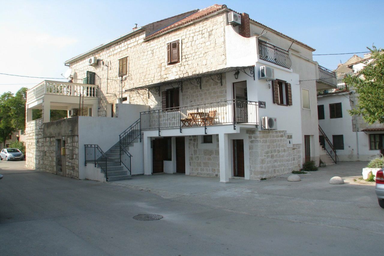 Apartment Noa Kaštel Kambelovac Exterior foto